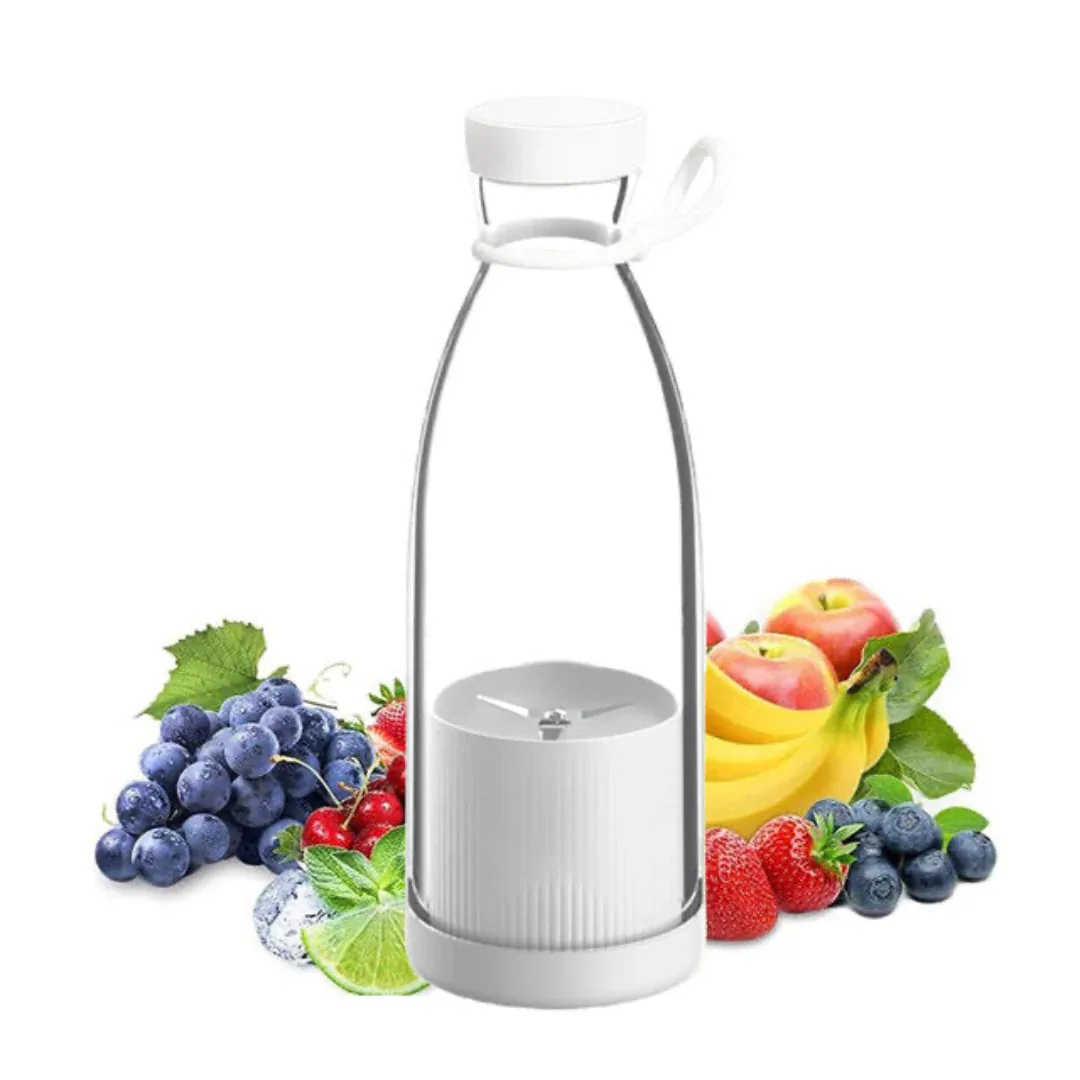 Mini licuadora portátil blanca con frutas