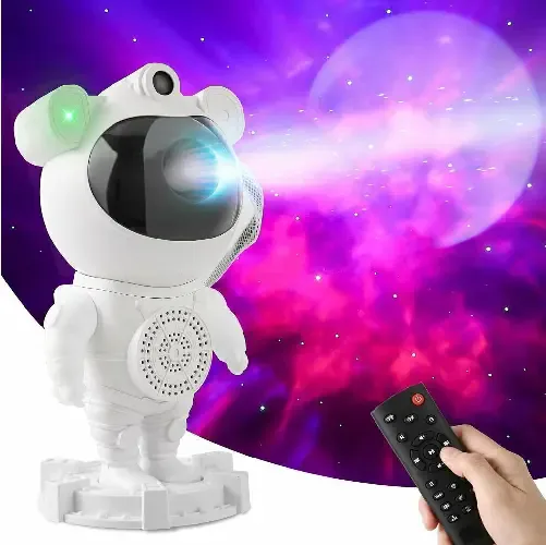 Astronauta proyectando una galaxia de colores