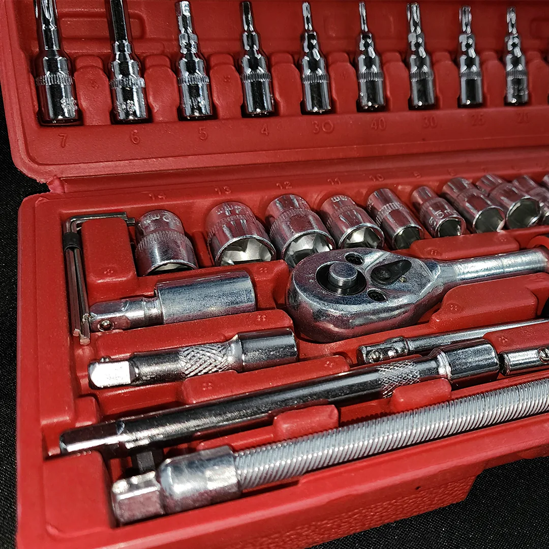 Juego de herramientas de 46 piezas con dados, puntas y matraca 1/4", foto 4 de 8