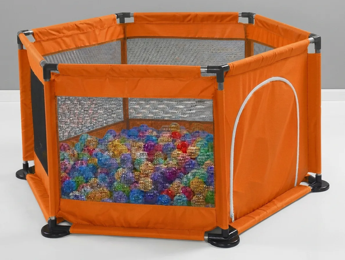 Corral hexagonal para bebé naranja con malla y bases antideslizantes
