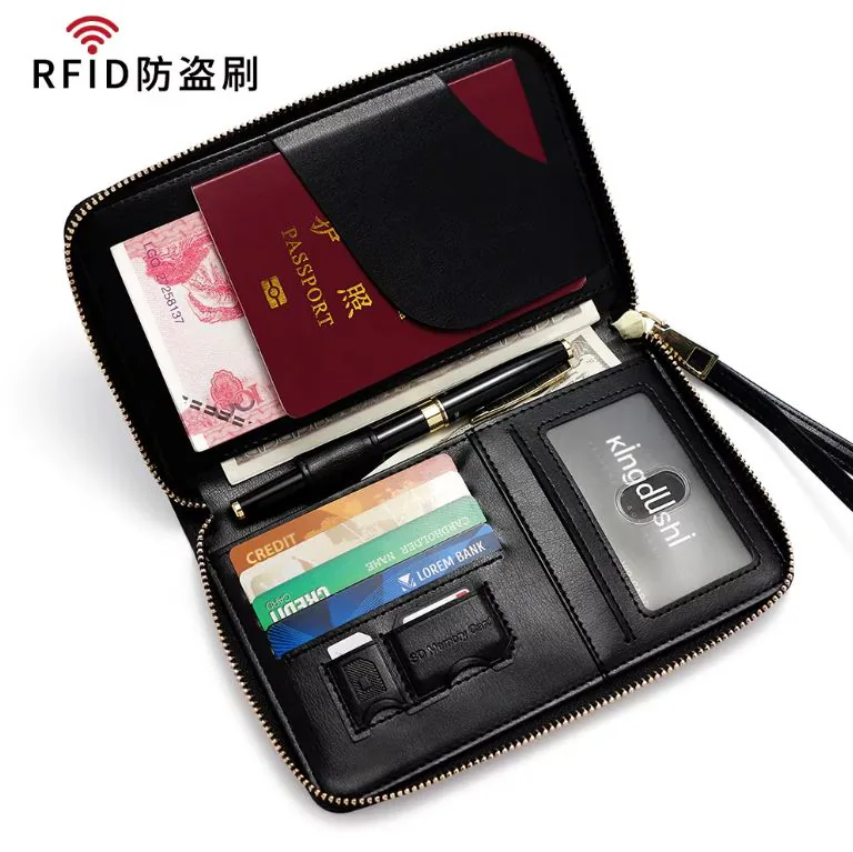 Billetera porta pasaporte abierta con pasaporte, tarjetas, bolígrafo y espacio para SIM