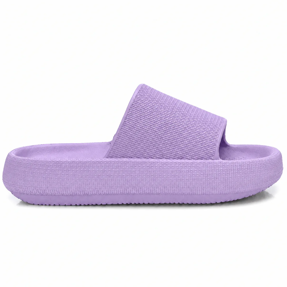 Pantufla tipo nube lila con textura en la tira