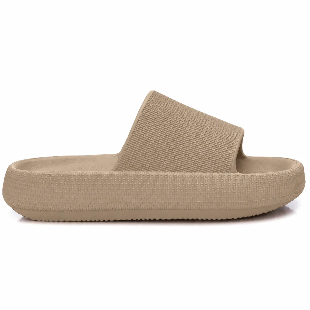 Pantufla tipo nube café claro con suela gruesa