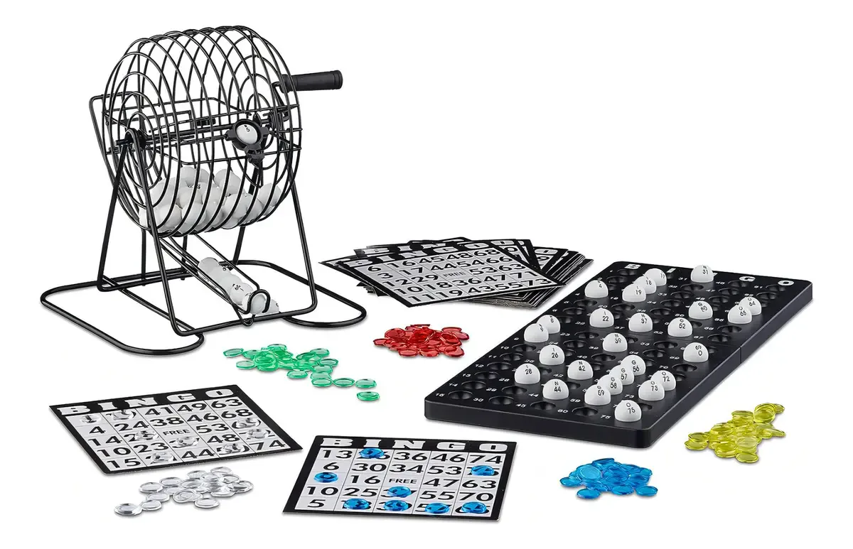 Bingo familiar armado: balotera, tablero con balotas, cartones y fichas de colores