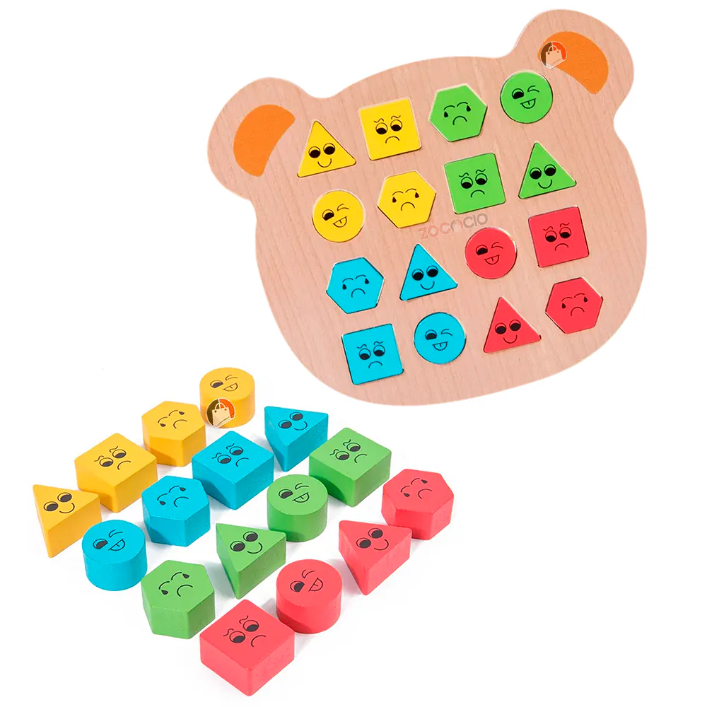 Tablero de madera en forma de oso con bloques de formas, colores y caritas